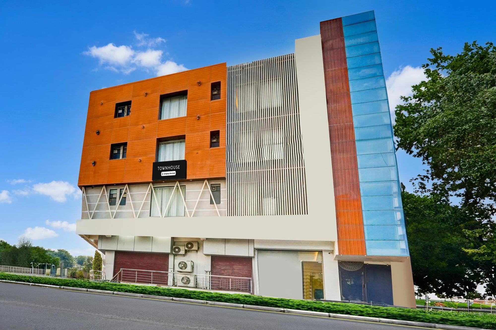Super Townhouse Jagatpura Otel Jaipur Dış mekan fotoğraf